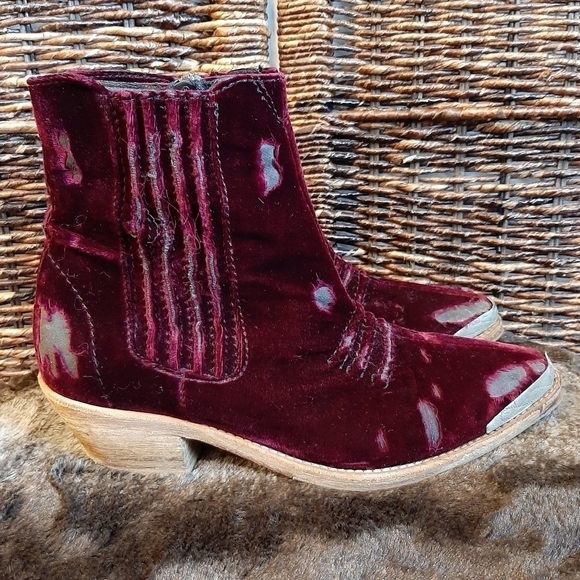 Free People Barbary Distressed Velvet Cowboy Booties 36 Western Boho Witchy Farm - Picture 1 of 14